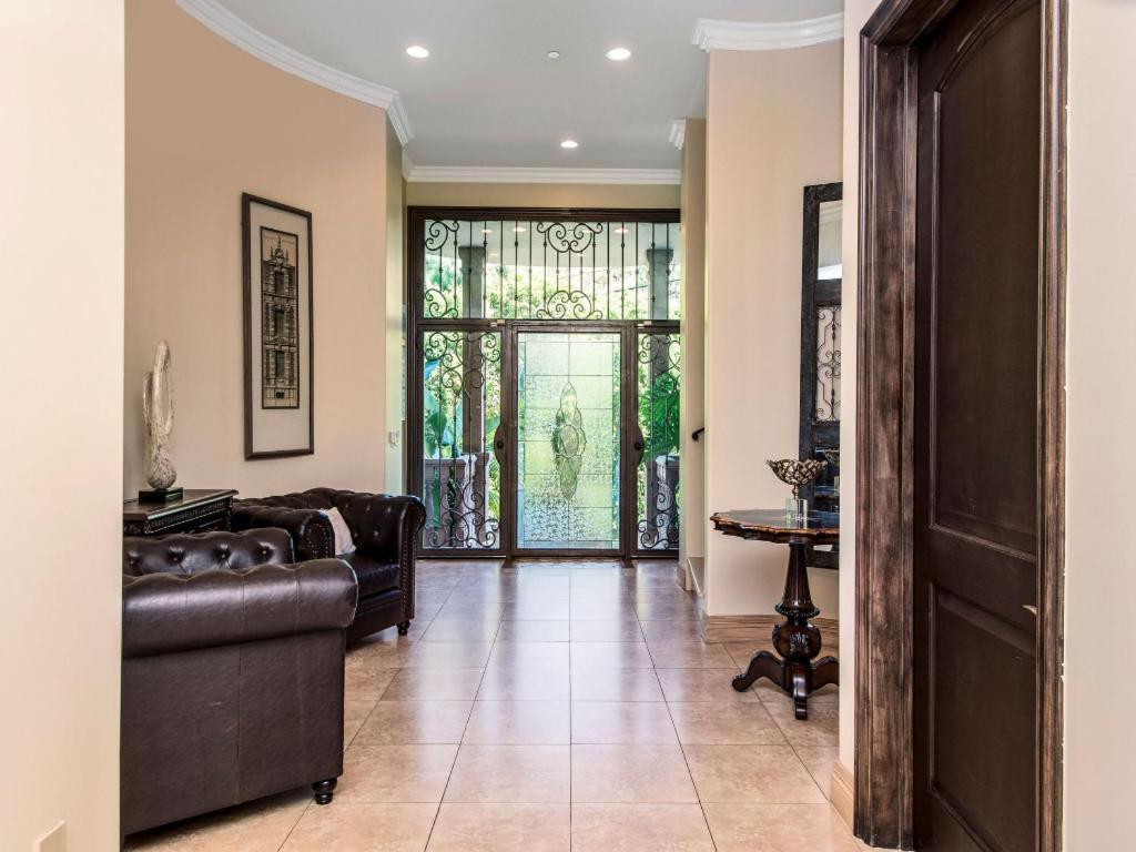 Robmar Mansion Villa
